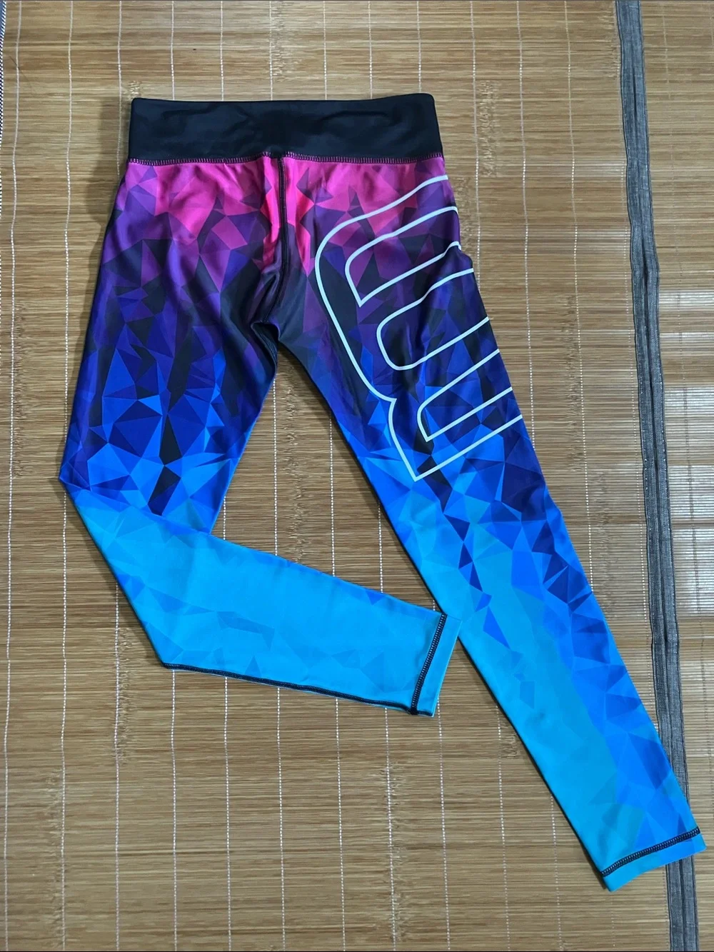 Six Deuce Oceana Leggings Size L - Picture 4 of 4